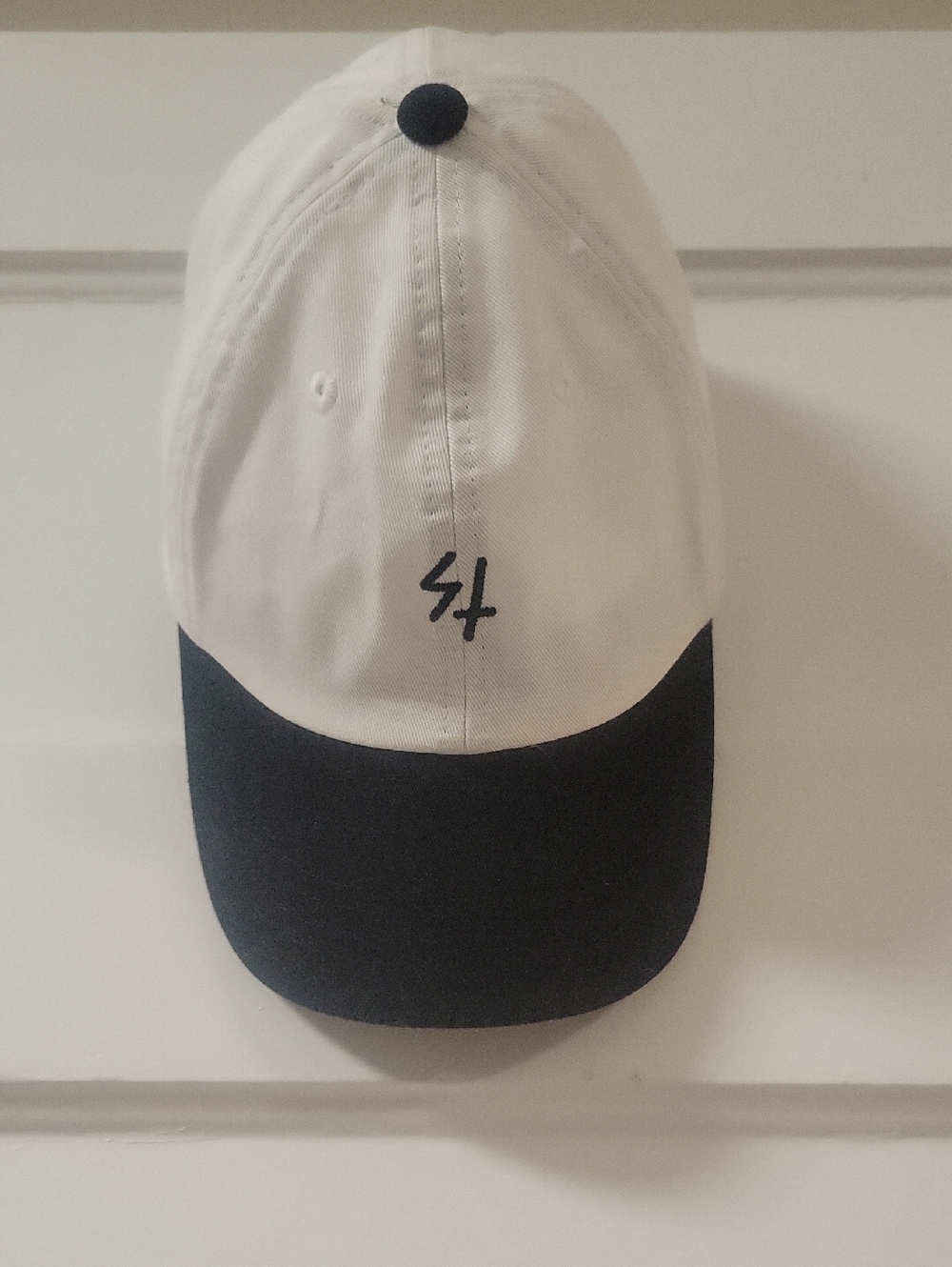 Lurking Class White And Black Baseball Cap